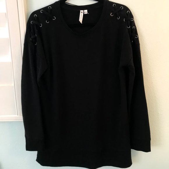 Cable & Gauge Sweaters - Cable & Gauge Black Sweater with Ties NWOT